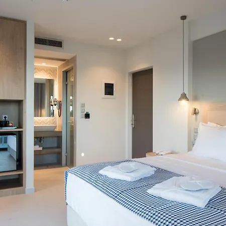 Amira アパートホテル 4*