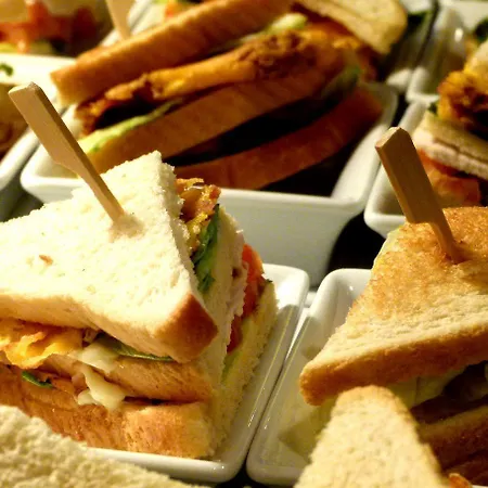 Amira アパートホテル