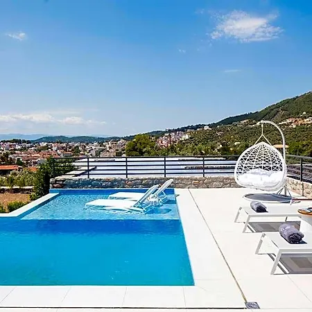 Apartahotel Amira 4*