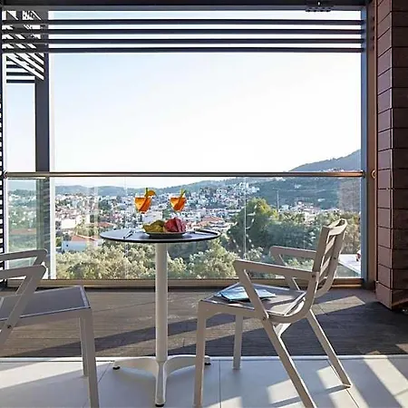 Amira Apartahotel 4*