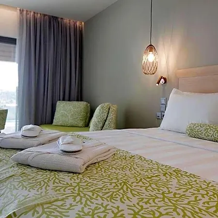 Apartahotel Amira 4*