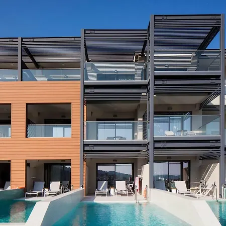 Amira アパートホテル スキアトスタウン