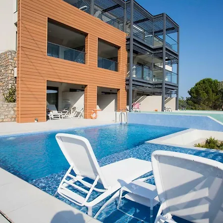 Amira 4* スキアトスタウン