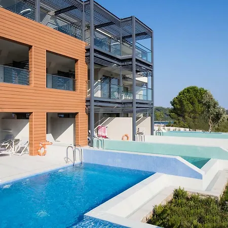 Amira スキアトスタウン