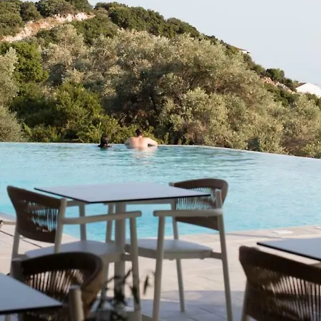 Amira Aparthotel Città di Skiathos